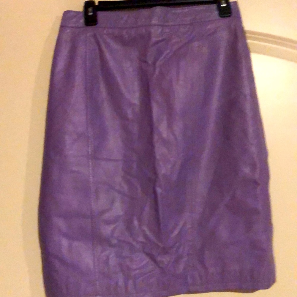 Sz. 14, 100% leather, poly lining, small waist sz8